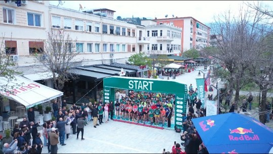 Mbi 200 garues nga 15 vende të botës në maratonën e Beratit, Luiza Gega: E shijova! Vrapon edhe bashkëshorti i ambasadores suedeze