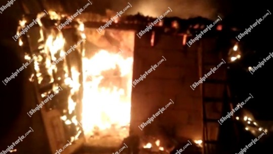 VIDEO/ Shpërthen bombola e gazit brenda banesës në Berat, shpëtojnë mrekullisht anëtarët e familjes