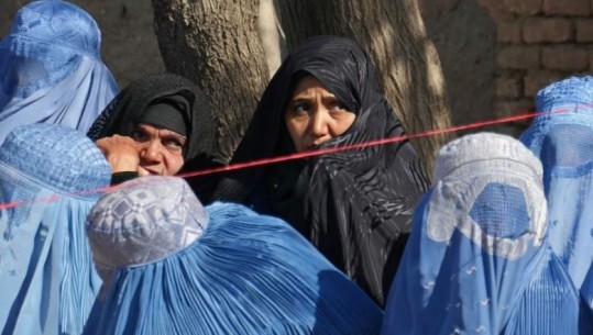 Talebanët u ndalojnë grave restorantet me kopshte dhe parqe