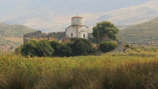 Rama uron Pashkët Ortodokse me fotografinë e Kishës së Marmiroit në Vlorë
