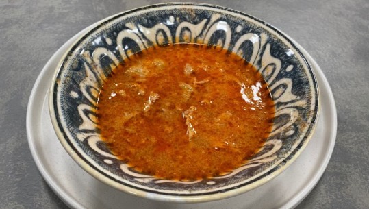 Supë me krahë pule nga zonja Albana