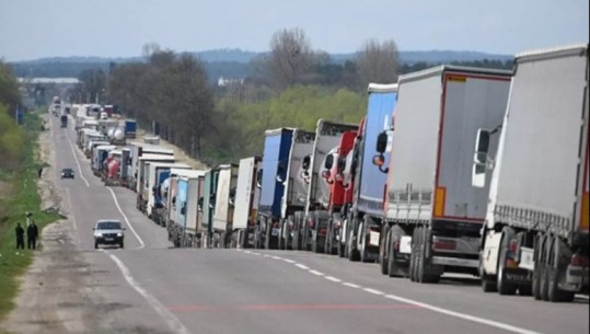 Kievi kërkon marrëveshjen për eksportin e grurit nga Deti i Zi: Tranziti përmes Polonisë nuk mjafton