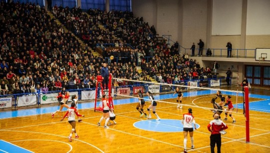 Volejboll/ Pallati i Sportit i tejmbushur, Skënderbeu mposht Partizanin në Korçë