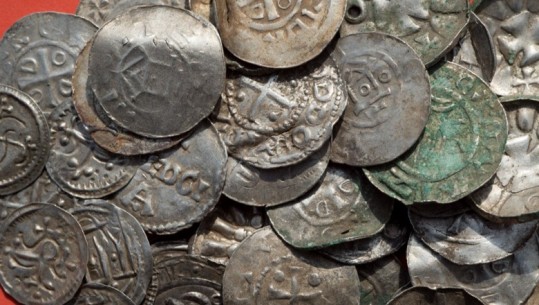 Zbulohen thesare vikinge në Danimarkë, mes monedhave daneze u gjetën edhe monedha arabe dhe gjermane