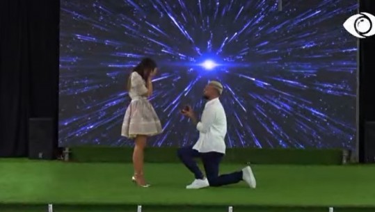 VIDEO/ Kiara thotë ‘Po’, Luizi i propozon për martesë brenda Big Brother
