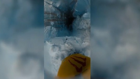 VIDEOLAJM/ Dëbora i hapet poshtë këmbëve, bie në humnerë skiatori në alpet zvicerane