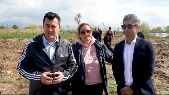 ‘Vendoret’/ Llatja fushatë duke mbjellë pemë në Elbasan: Qëllimi ynë, një ambient dhe një ajër sa më i pastër