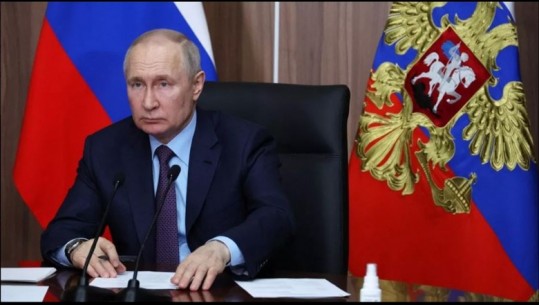 Putin nënshkruan ligjin, tradhtia e lartë në Rusi do të dënohet me burgim të përjetshëm