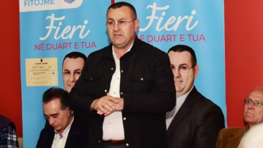 Kandidati i koalicionit Berisha-Meta për Fierin, Evdar Kodheli në fshatin Ferras: Prioritet transporti falas për nxënësit, pensionistët dhe shtresat në nevojë