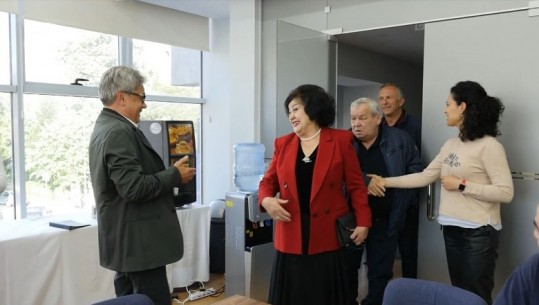 Kandidati i PS-së në Shkodër, Benet Beci takim me artistët: Në fokus arti, kultura dhe turizmi