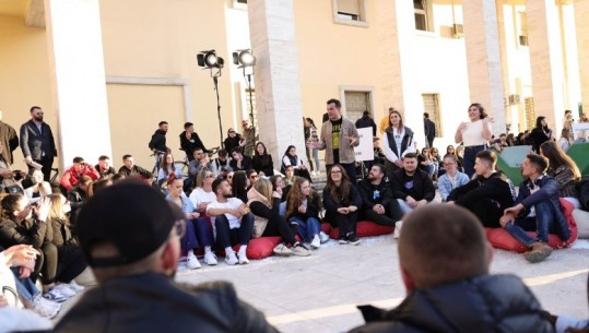 Veliaj me të rinjtë: Është momenti të bëhemi bashkë për të çuar Tiranën përpara