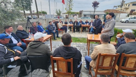 Kandidati i Berishës e Metës për Lushnjën vijon takimet në terren: Do hapim mensa sociale për njerëzit e braktisur