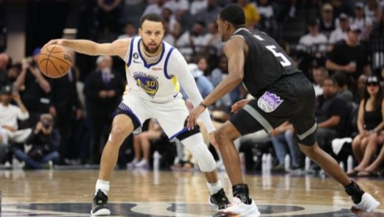 NBA/ Curry i papërmbajtshëm, Warriors kalojnë Kings! Miami mposht Knicks