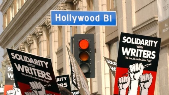 Pse skenaristët e Hollivudit janë në grevë dhe si do të ndjehet efekti i saj në ekranet televizive?