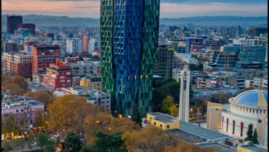 ‘Vogue Italia’ reportazh për Tiranën: Një qytet i ri, i gjallë, autentik e larg klisheve turistike! Destinacioni i ri për t’u zbuluar