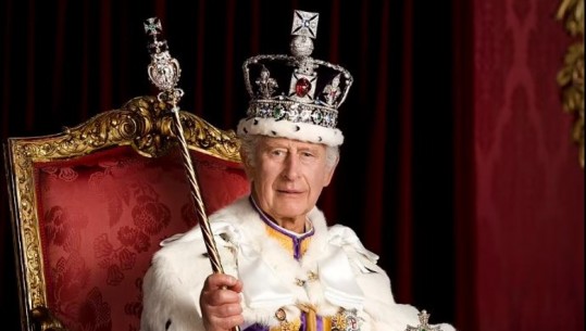 Kurorëzimi i monarkut britanik, Charles III, pallati 'Buckingham' publikon fotografitë zyrtare të çiftit mbretëror