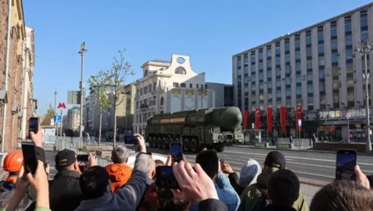 Nis parada ushtarake e 9 majit në Moskë 