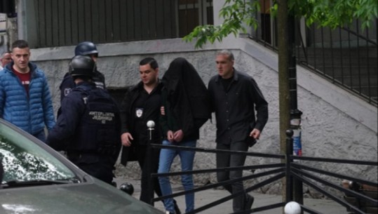Masakra në Serbi, nxënësit rikthehen në shkollë por s’bëjnë mësim! Mësuesit: Jemi të tronditur, s’jemi ende gati! Vuçiç: Në 2 ditë u dorëzuan 3 mijë armë 