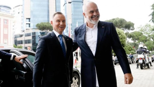 Presidenti polak viziton Tiranën, Rama ndan fotot: Ishte kënaqësi t'iu takoja 