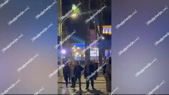 VIDEO/ Ende pa mbaruar fjalimin Berisha, qytetarët largohen nga mitingu