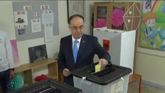 Voton Presidenti Bajram Begaj: Këto zgjedhje nuk janë të partive politike, duhet t’iu shërbejnë qytetarëve