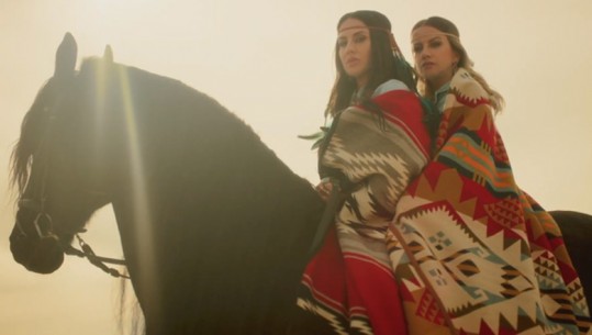  Mjaft të njohura edhe në Shqipëri, ribashkimi i dyshes Paola e Chiara. Nga ndarja e artisteve tek dashuritë aktuale,  ç’ka ndodhur me këngëtaret këto 10 vjet