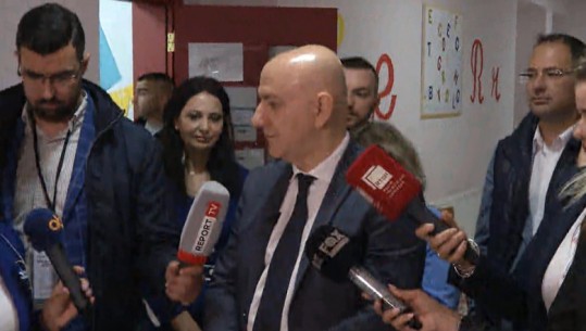 Voton kandidati i PD-së për Tiranën, Bejko: Sot është dita të ndahemi nga e shkuara! Qytetarët të dalin masivisht në votime