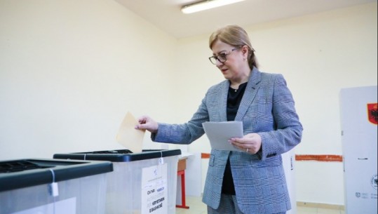 Voton Lindita Nikolla: Ftoj qytetarët të ushtrojnë lirisht e qetësisht të drejtën e tyre për të votuar
