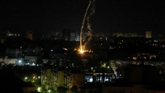 Sulm gjatë natës në Kiev, rusët lëshojnë breshëri raketash shkatërruese! Ukraina zgjohet në alarm 