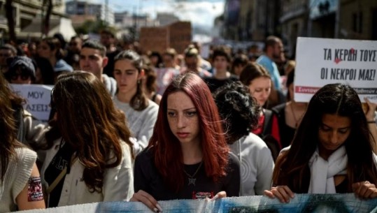 Kulmi i fushatës zgjedhore në Greqi, partitë politike në garë për votat e të rinjve