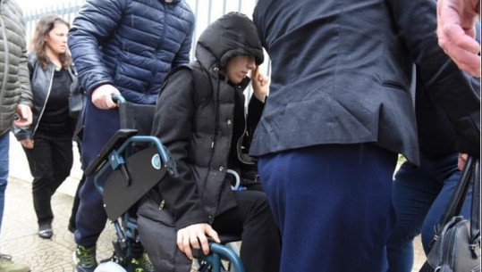 Masakra në familjen shqiptare në Itali, Tefta Malaj në karrige me rrota del nga spitali! Avokati i saj kërkesë presidentit italian për t’i dhënë nënshtetësinë