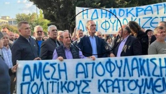 Ekstremisti grek i shpallur ‘non grata’ në Shqipëri, në krye të protestës për Belerin në Athinë