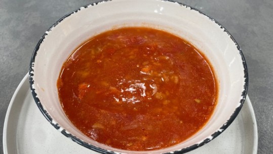 Supë me domate dhe oriz nga zonja Albana