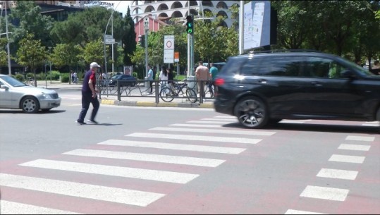 ‘Polic rrugor’ për një ditë, Report Tv vëzhgim në rrugët e Tiranës! Shoferët shkelin rregullat, me telefon në timon, s’respektojnë këmbësorët