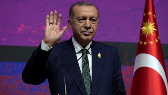 Erdogan mbetet president i Turqisë, mposht opozitarin Kilicdaroglu me diferencë të ngushtë votash