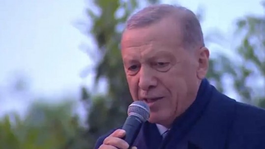 Erdogan këndon para turmës në Stamboll dhe mban fjalimin e fitores: Bye, bye Kemal! Ju falenderoj që na besuat qeverinë për 5 vite të tjera