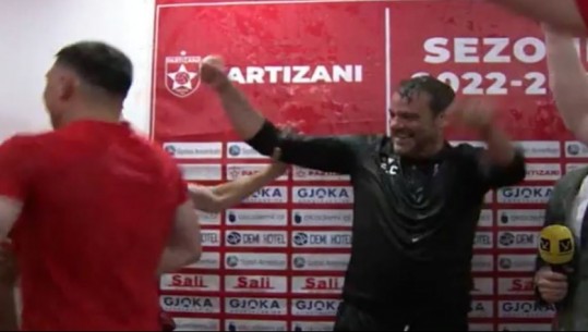 VIDEO/ 'Dush' me shampanjë, lojtarët e Partizanit ndërpresin intervistën! Colella italiani i parë që fiton titullin: Jam si në shtëpi, nesër udhëtoj në Itali