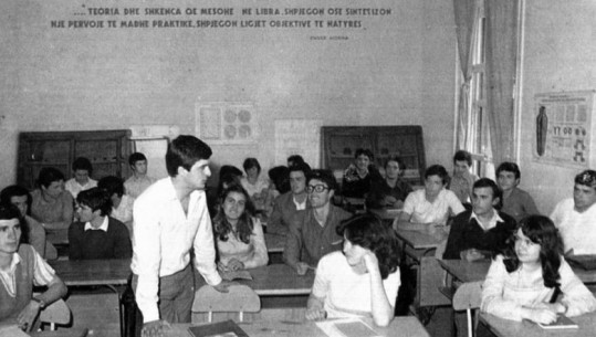 Relacioni sekret: Studentët dolën në ballkon, duke kënduar me kitarë dy këngë dashurie sentimentale…”! / Ngjarja te konvikti i Institutit të Arteve, në ’89-ën