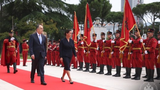 Presidentja e Hungarisë në Tiranë: Kosova dhe Serbia të gjejnë rrugën drejt paqes! Begaj: Serbët në veri po keqpërdoren 