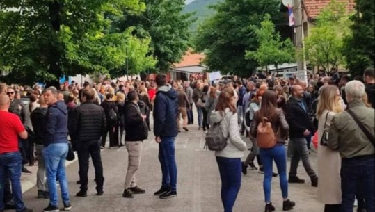 Vijojnë tubimet në veri të Kosovës, sot protestë edhe në Graçanicë