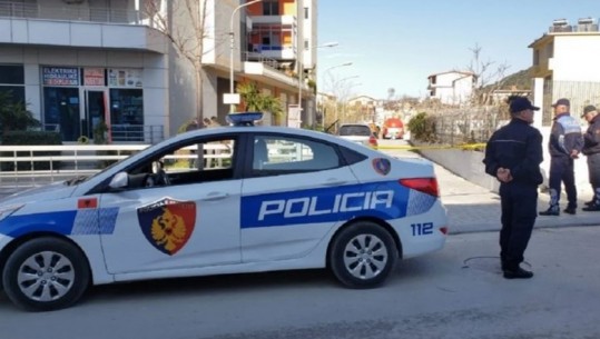 Sherr për parkimin në Berat, shpallet në kërkim 55-vjeçari që qëlloi me armë zjarri në ajër