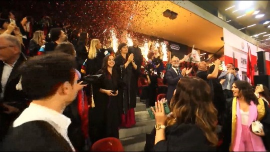 Diplomohen mbi 12 mijë studentë të Universitetit të Tiranës, Kushi: Shfrytëzoni praktikat e punësimit