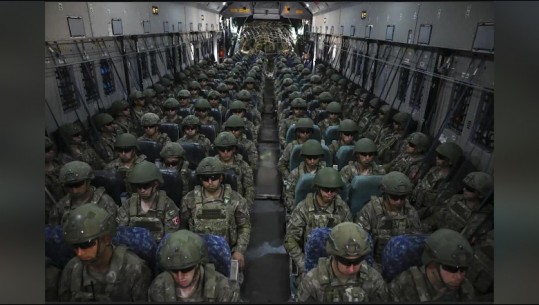 FOTOLAJM/ Ushtarët turq të NATO-s drejt Prishtinës, do shkojnë në Kosovë si forcë shtesë pas tensioneve në Veri