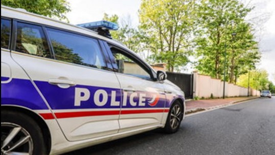 Terror në Francë, 4 fëmijë sulmohen me thikë në një park lojrash