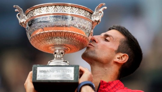 Novak Djokovic fiton 'Roland Garros' dhe kalon rivalët në tenis! Rikthehet në majë të botës