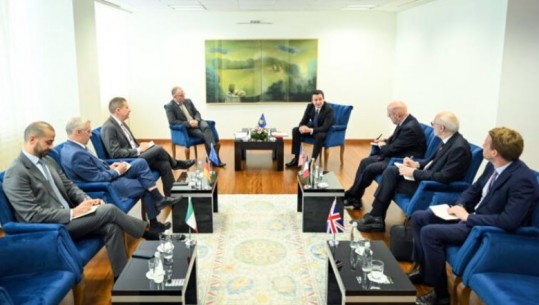 Tensionet në veri të Kosovës, ambasadorët e QUINT-it takohen me Kurtin