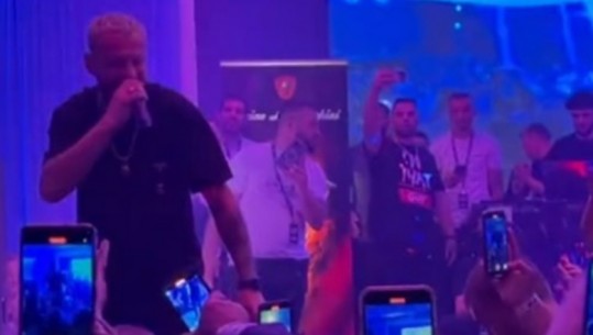 VIDEO/ Fansi 'i çmendur' heq Rolex-in nga dora dhe ia dhuron Luizit gjatë koncertit, ja reagimi i këngëtarit
