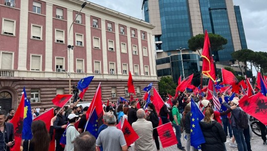 Ylli Pata: Protesta e Albinit në Tiranë, a e nisi luftën finale me Edi Ramën?!