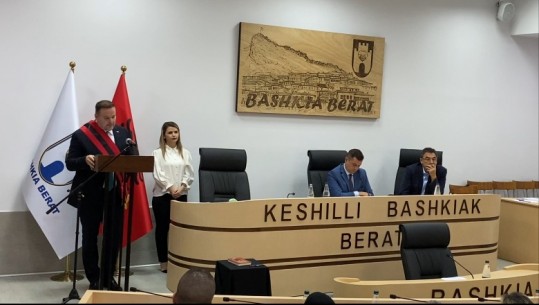 Kostituohet Këshilli i Bashkisë Berat, Ervin Demo merr zyrtarisht detyrën si Kryetar Bashkie dhe bën betimin
