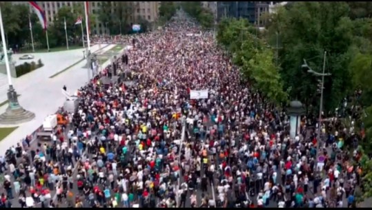 Paralajmërohet radikalizimi i protestave në Serbi nëse nuk plotësohen kërkesat e protestuesve